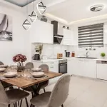 Oreal Luxury Villa *