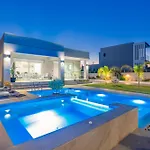 Oreal Luxury Villa