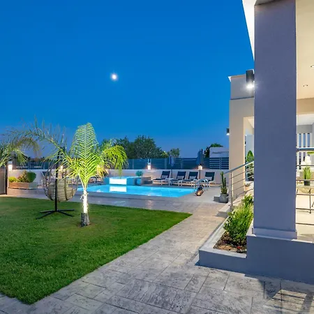 Oreal Luxury Villa