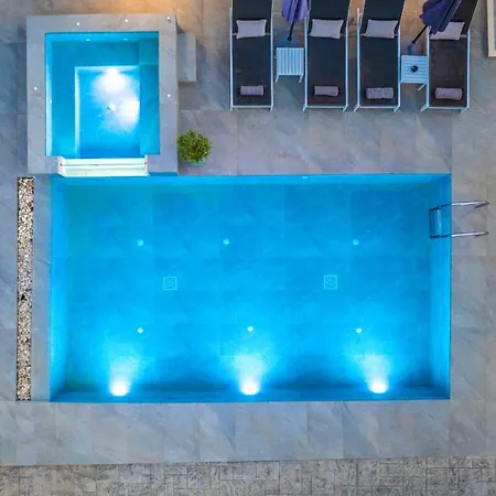 Oreal Luxury Villa *